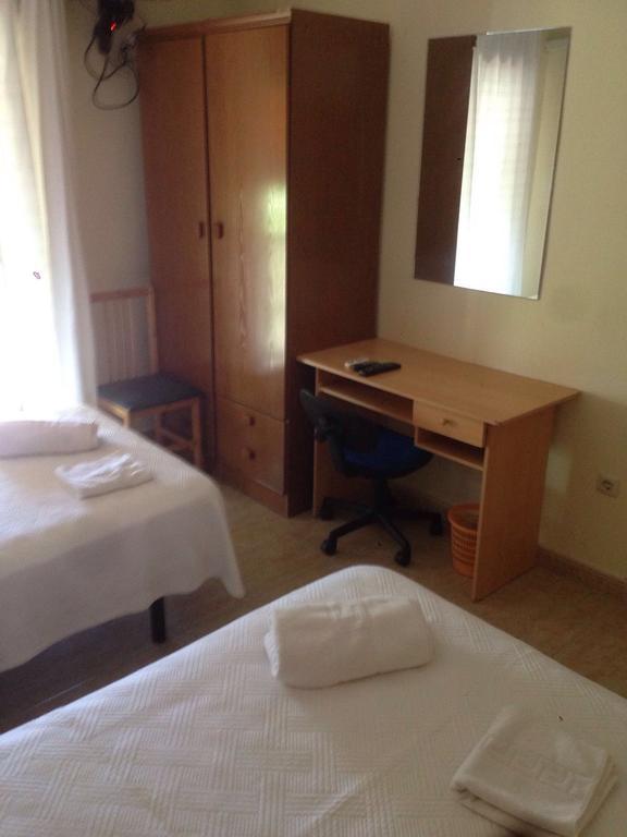Hostal Jose Luis Брунете Екстер'єр фото